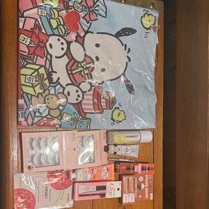 Pochacco tote bag with zipper and makeup lot